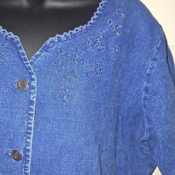 Requirements embroidered jean button up blouse size Large - Picture 6 of 7